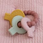 Mordedor de Silicone - Chaves Rosa - Image 3