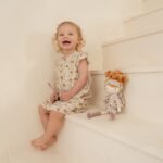 Vestido sem Mangas c/ Folhos | Vintage Little Flowers - Image 2