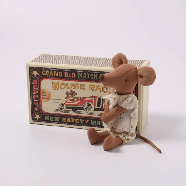 Ratinha Irmã Grande na Caixa de Fósforos – Maileg - Image 3