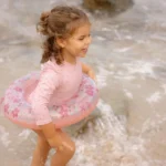 Fato de Banho de Manga Comprida com Folhos – Sunny Flowers Blush Pink - Image 3