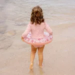 Fato de Banho de Manga Comprida com Folhos – Sunny Flowers Blush Pink - Image 6