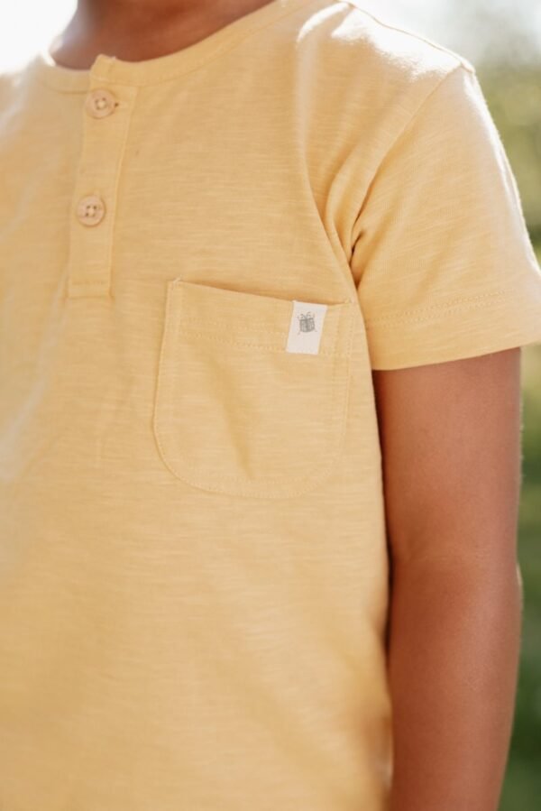 T-shirt Amarela com Bolso | Forest Friends - Image 8