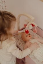 Muda-Fraldas de Brincar em Madeira - Image 3