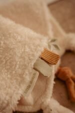 Doudou Porta Chupetas – Little Goose - Image 5