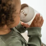 Copo de aprendizagem 360° Sand | Celebration - Image 3