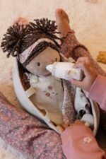 Boneca Bebé Evi com Alcofa - Image 9