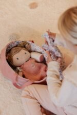 Boneca Bebé Rosa com Alcofa - Image 6